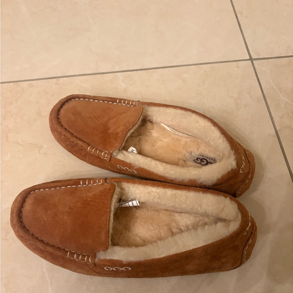 UGG Ansley Water Resistant Slipper women’s 8 NWOT - Picture 2 of 4